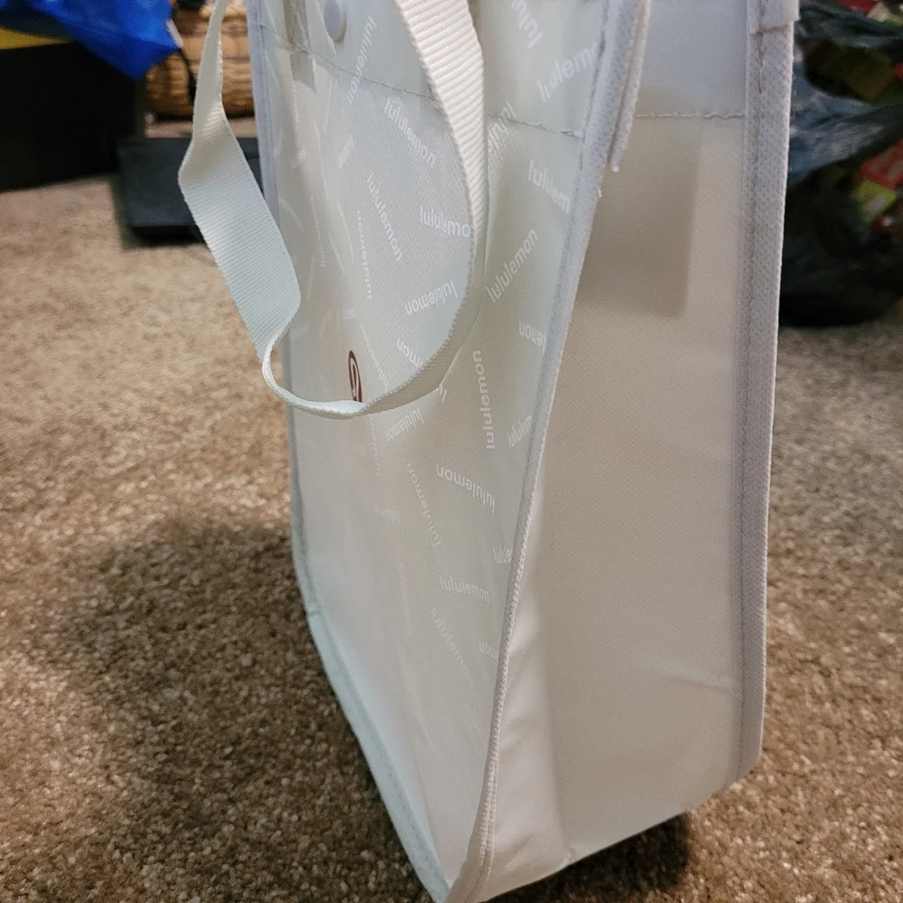 Lululemon reusable bag